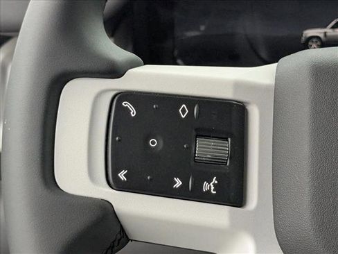 New 2025 Land Rover Defender 110 S image 13
