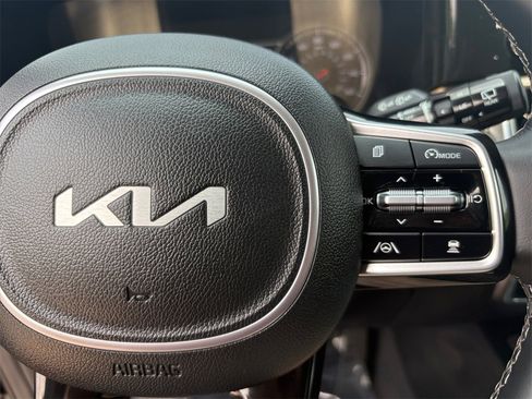 Used 2022 Kia Sorento EX image 26