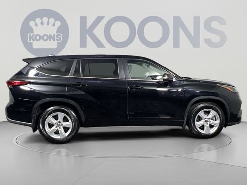 Used 2023 Toyota Highlander L FWD image 5