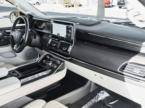 Used 2023 Lincoln Navigator Black Label AWD/4WD image 40