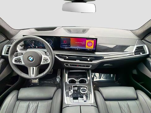 Certified 2025 BMW X7 M60i image 18