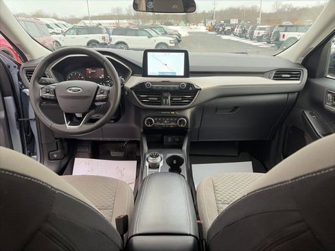 Used 2022 Ford Escape SE w/ SE Sport Appearance Package image 24