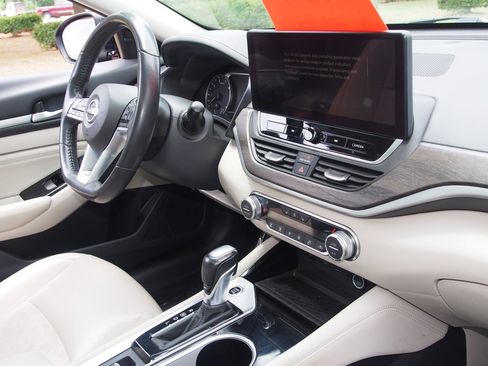 Used 2023 Nissan Altima 2.5 SL AWD/4WD image 10