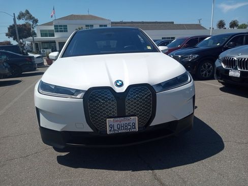 Used 2025 BMW iX xDrive50 image 2