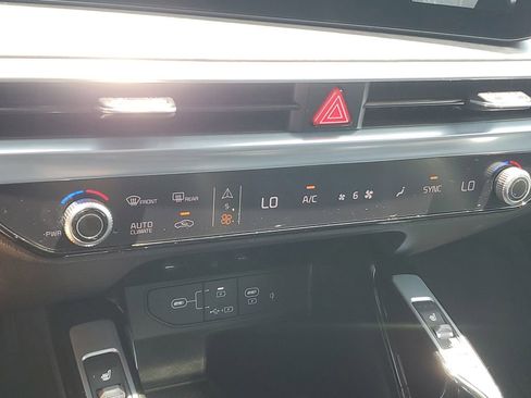 Used 2024 Kia Sorento SX AWD/4WD image 28