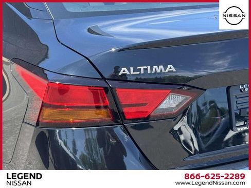 Certified 2023 Nissan Altima 2.5 SR w/ SR Premium Package FWD image 11