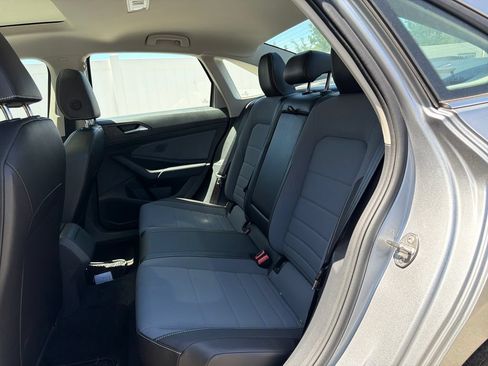 Used 2025 Volkswagen Jetta SE w/ Sunroof Package FWD image 23