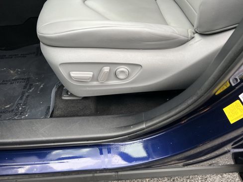 Used 2022 Toyota Highlander XLE image 14