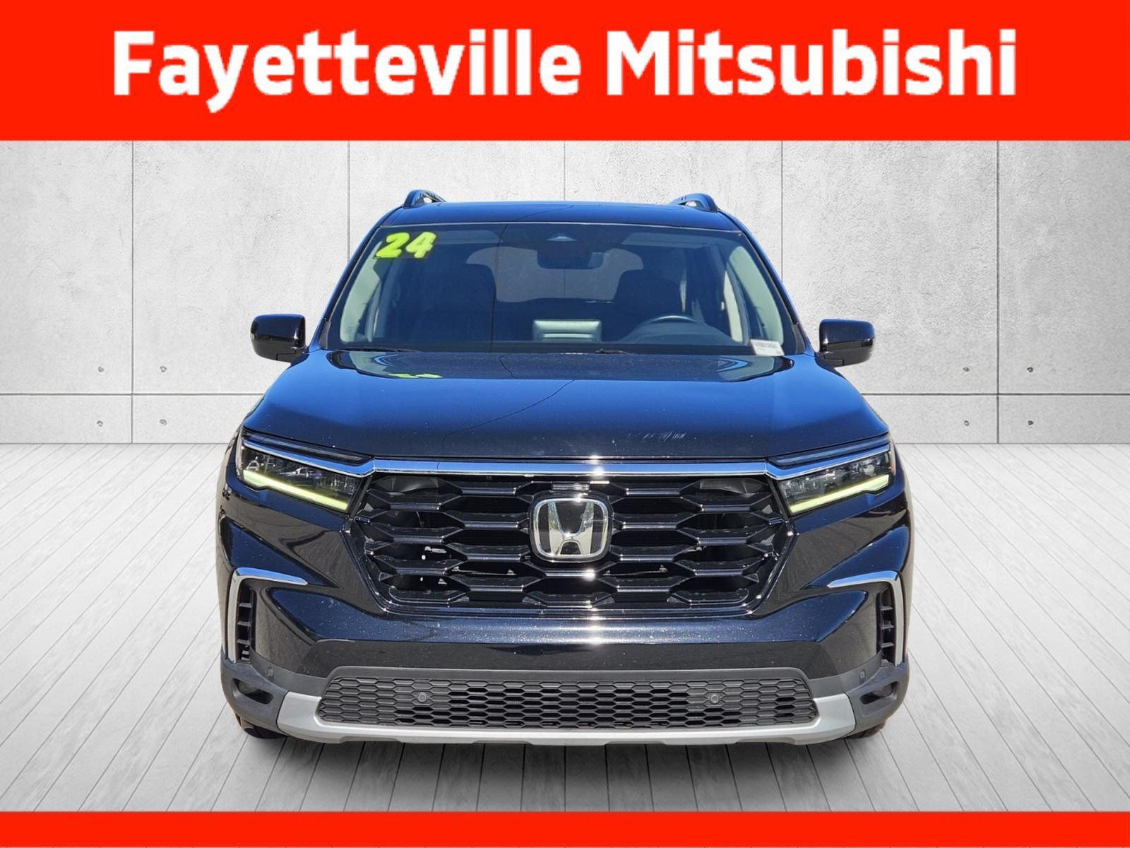 Used 2024 Honda Pilot Touring image 2