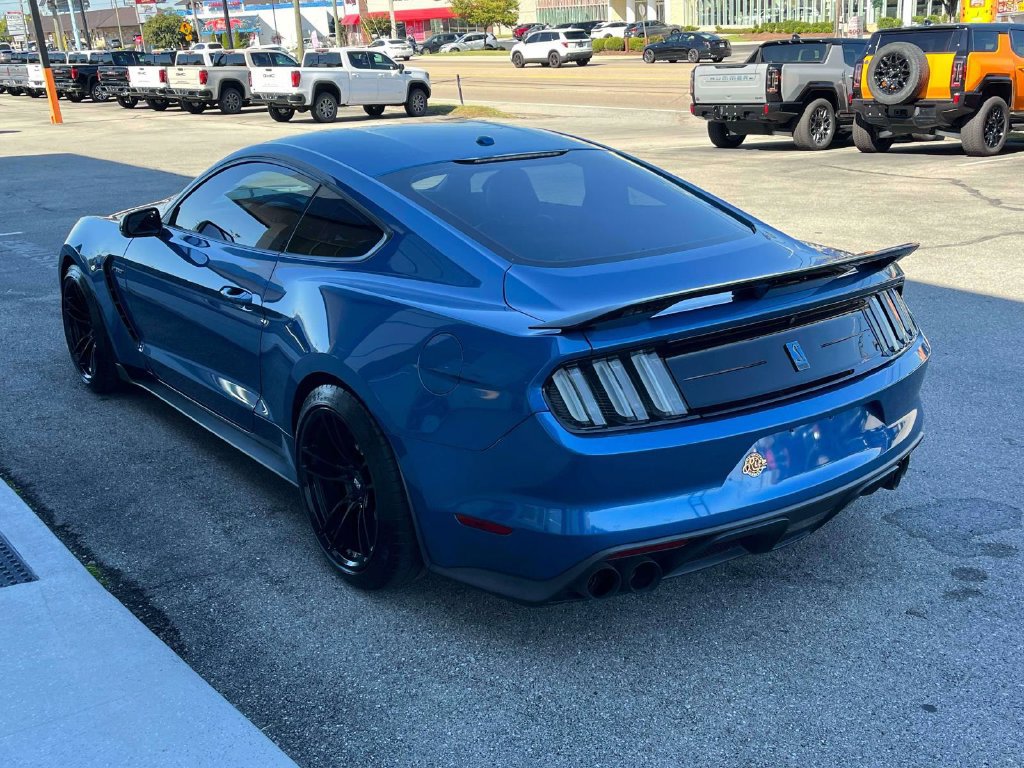 Used 2019 Ford Mustang Shelby GT350 w/ Technology Package RWD image 5