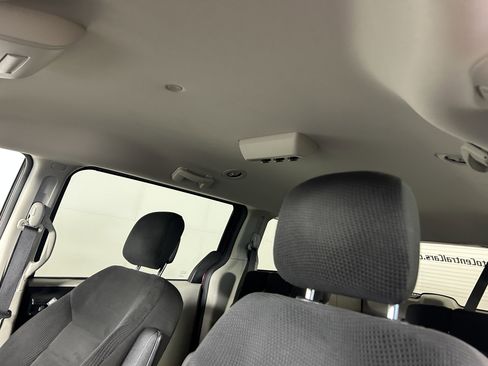 Used 2020 Dodge Grand Caravan SE w/ UConnect Hands-Free Group FWD image 11