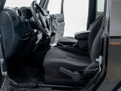 Used 2018 Jeep Wrangler Sport AWD/4WD image 24