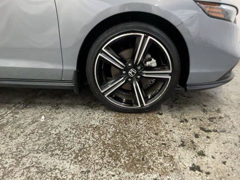 Used 2025 Honda Accord Sport image 17