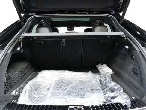 New 2026 Porsche Cayenne Coupe AWD/4WD image 31