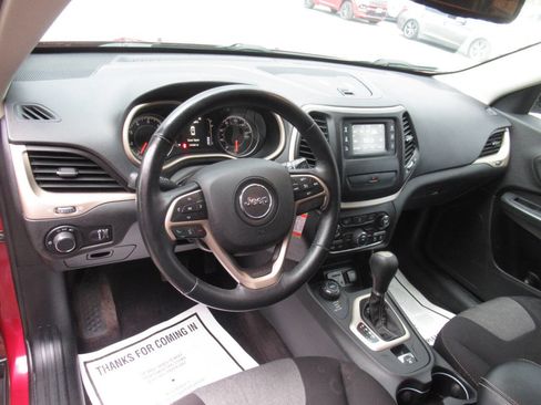 Used 2017 Jeep Cherokee Sport w/ Cold Weather Group image 16