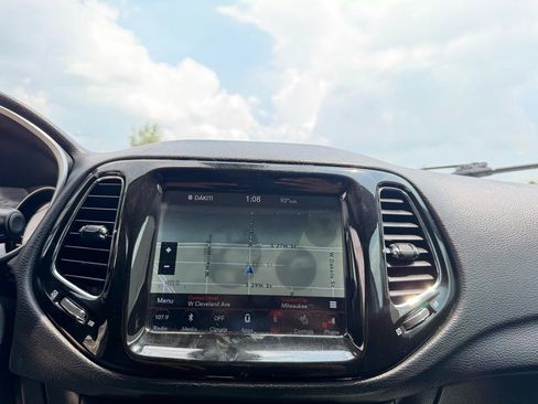 Used 2018 Jeep Compass Limited w/ Navigation Group AWD/4WD image 14
