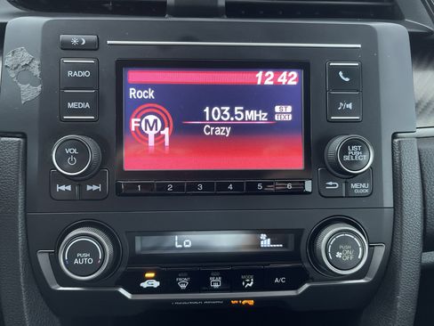 Used 2017 Honda Civic Sport image 18