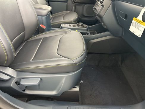 New 2026 Ford Maverick Lobo AWD/4WD image 21