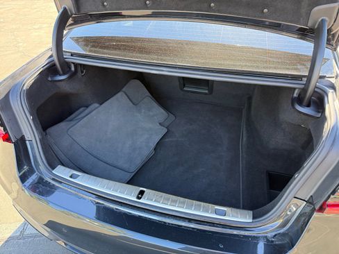 Used 2022 BMW 740i w/ M Sport Package image 20