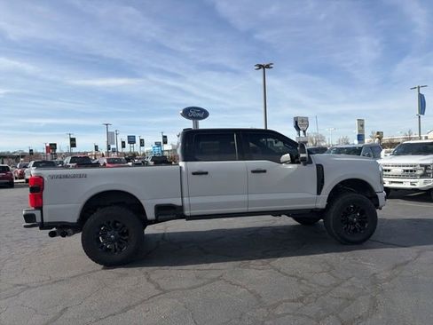 Used 2024 Ford F350 Platinum w/ Tremor Off-Road Package AWD/4WD image 5