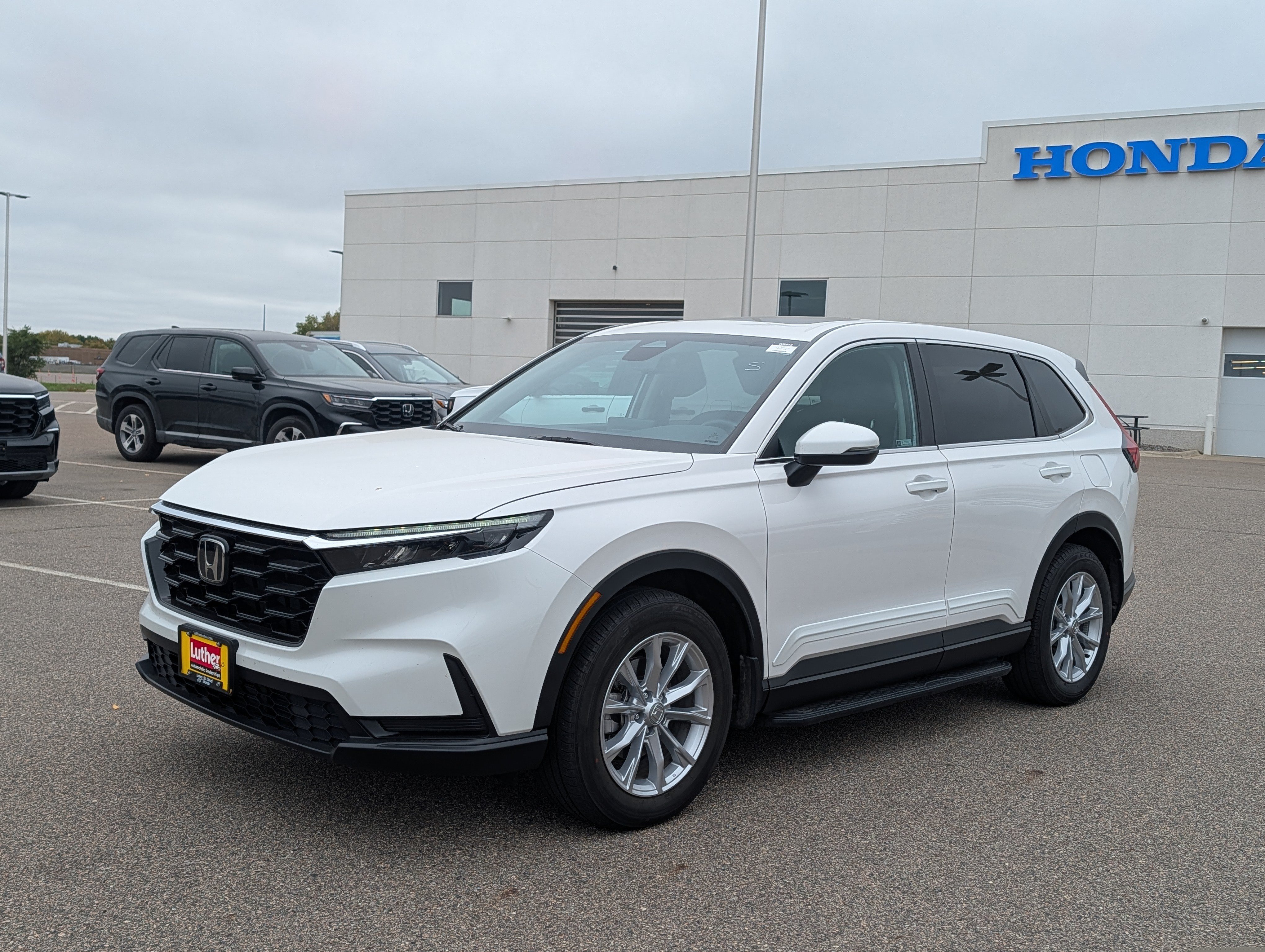 Used 2024 Honda CR-V EX image 2