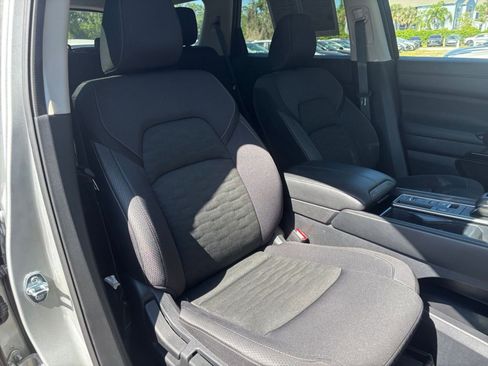 Used 2025 Nissan Pathfinder SV image 39