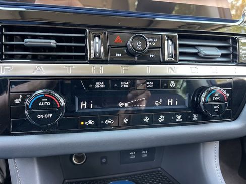 New 2026 Nissan Pathfinder SV w/ SV Premium Package AWD/4WD image 10