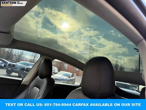 Used 2022 Tesla Model Y Long Range image 24