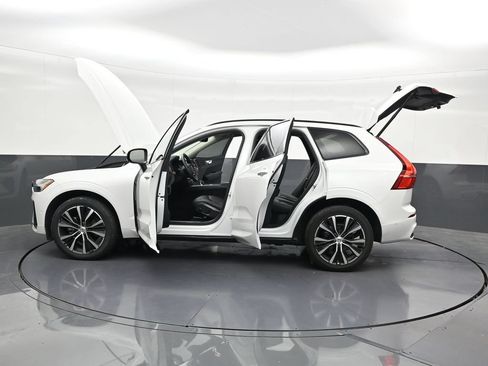 Used 2024 Volvo XC60 B5 Plus w/ Climate Package AWD/4WD image 32