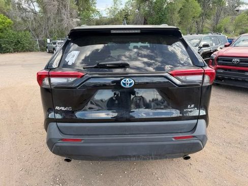Used 2022 Toyota RAV4 LE AWD/4WD image 5