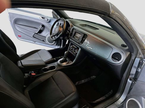Used 2019 Volkswagen Beetle 2.0T S FWD image 28