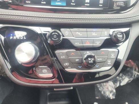 New 2026 Chrysler Pacifica Select FWD image 6