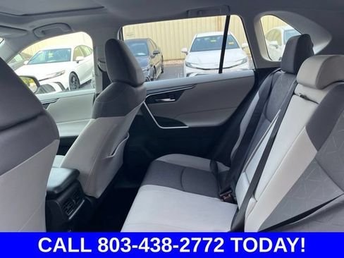 Used 2025 Toyota RAV4 XLE AWD/4WD image 13