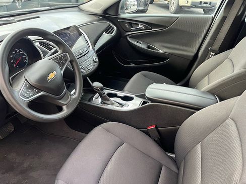 Used 2025 Chevrolet Malibu LT image 14