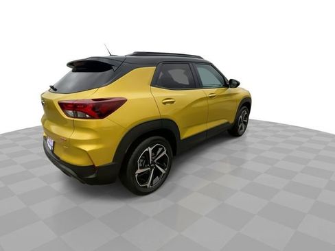 Used 2023 Chevrolet TrailBlazer RS w/ Sun and Liftgate Package AWD/4WD image 2