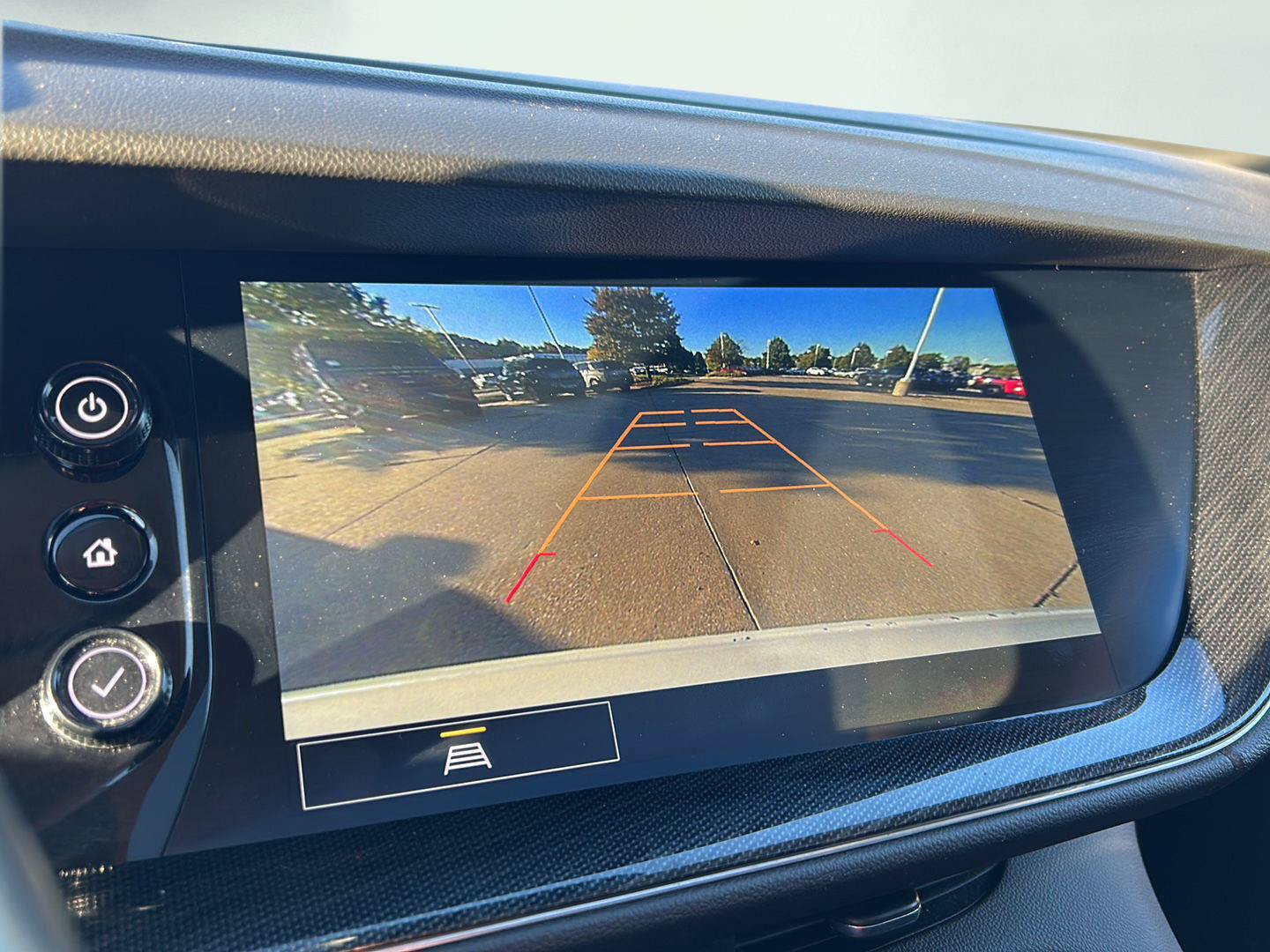 Used 2023 Buick Envision Essence w/ Sport Touring Package FWD image 9