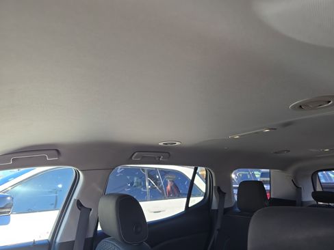 Used 2018 GMC Acadia SLE image 36