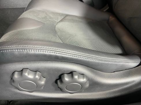 Used 2025 Nissan Z Performance w/ Floor Mat Package image 27