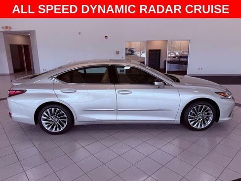 Certified 2025 Lexus ES 300h Ultra Luxury w/ Accessory Package (Z1) image 8