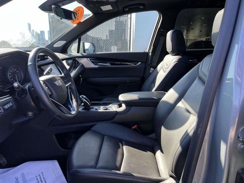 Certified 2025 Cadillac XT6 Premium Luxury w/ Technology Package AWD/4WD image 17