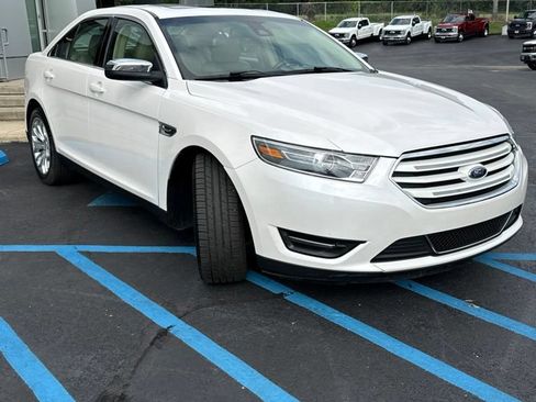 Used 2017 Ford Taurus Limited FWD image 3
