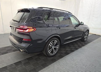 Used 2024 BMW X7 xDrive40i w/ M Sport Package AWD/4WD image 6