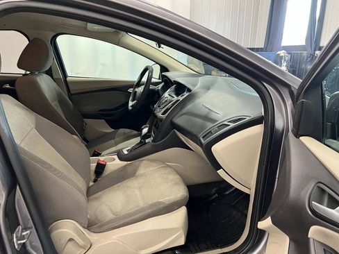 Used 2014 Ford Focus SE FWD image 11