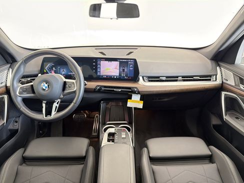 Used 2025 BMW X1 xDrive28i w/ M Sport Package AWD/4WD image 17