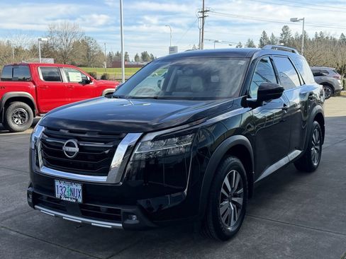 Used 2022 Nissan Pathfinder SL image 4