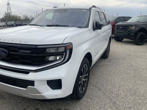 Used 2025 Ford Expedition Platinum AWD/4WD image 19