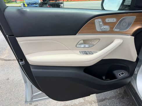 Used 2021 Mercedes-Benz GLE 350 w/ Premium Package image 7