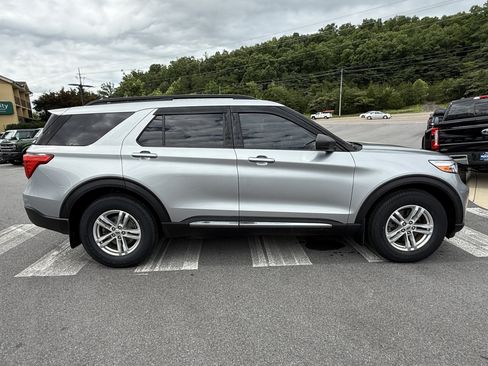 Used 2020 Ford Explorer XLT w/ Class III Trailer Tow Package AWD/4WD image 4