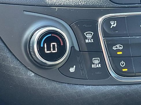 Used 2021 Chevrolet Malibu LT image 19