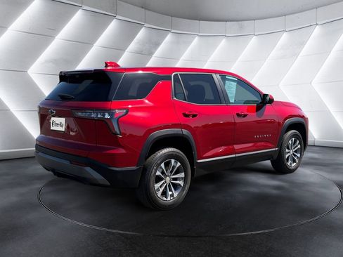 Certified 2026 Chevrolet Equinox LT w/ Safety and Technology Package FWD image 5